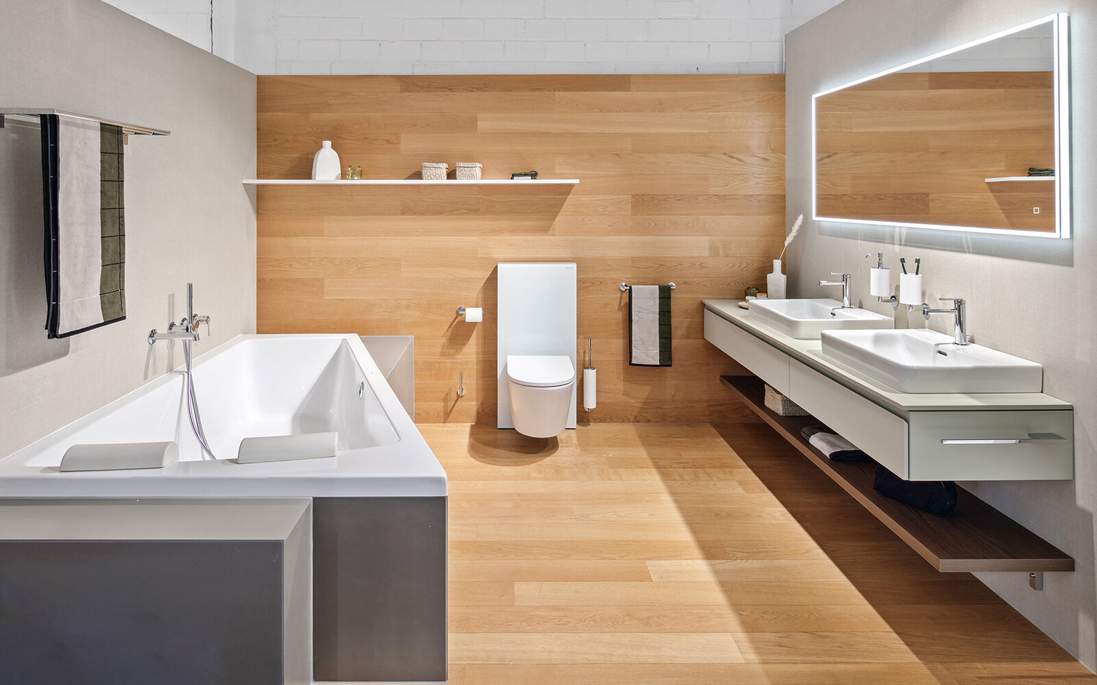 Badezimmer mit Whirlwanne