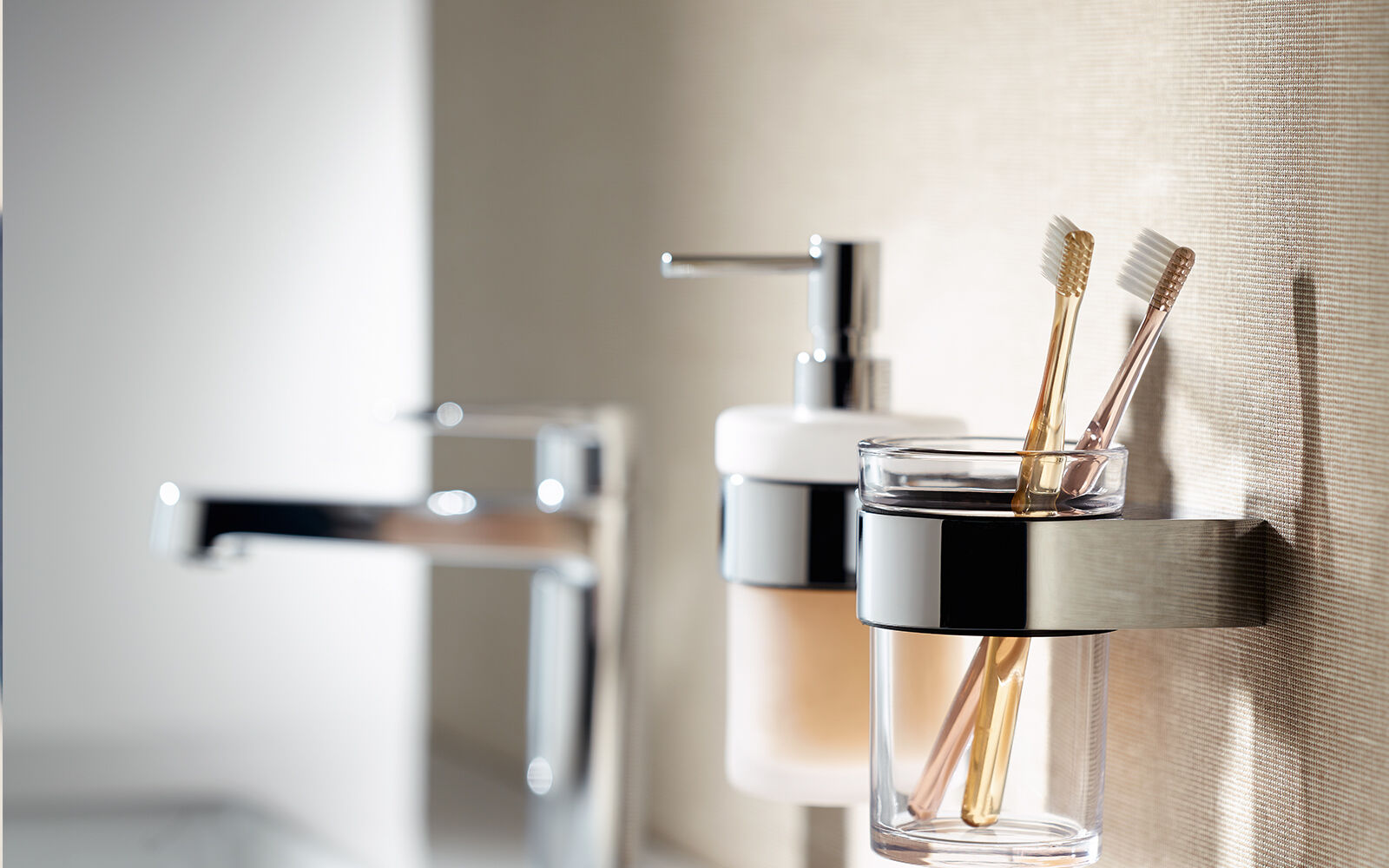 Bad-Accessoires Zahnputzglas, Zahnb&uuml;rste, Armatur