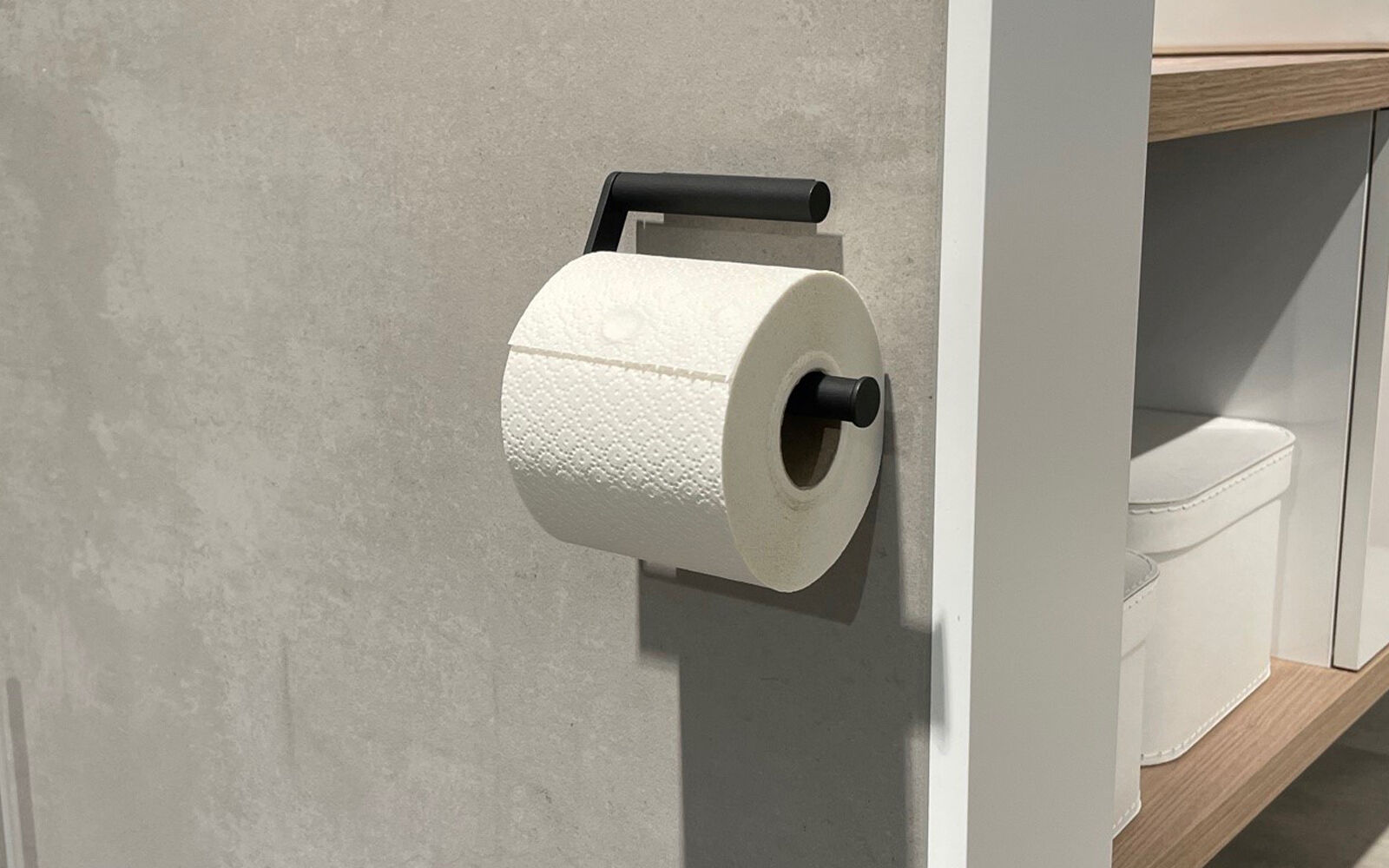 WC-Papierhalter in Schwarz