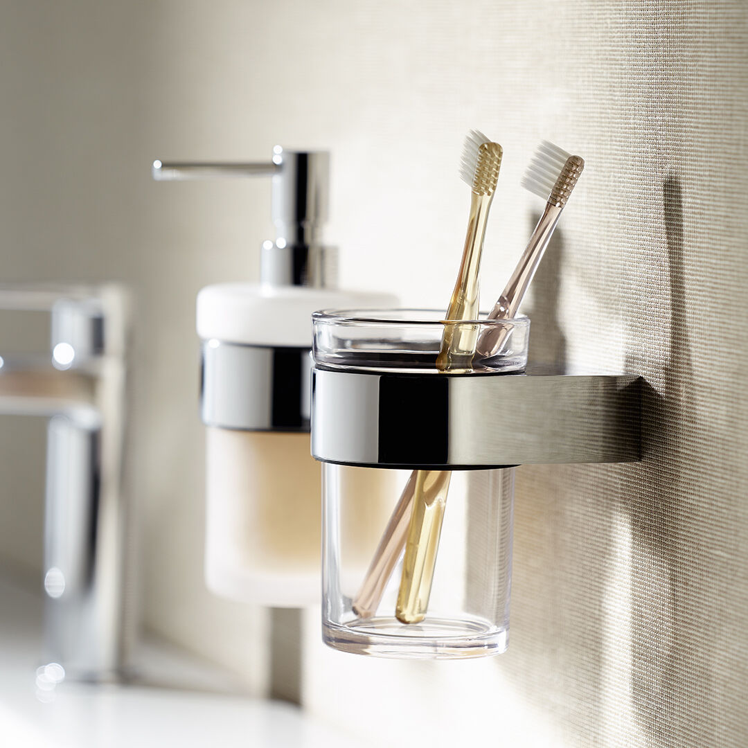 zahnglas und seifenspender glas und chrom